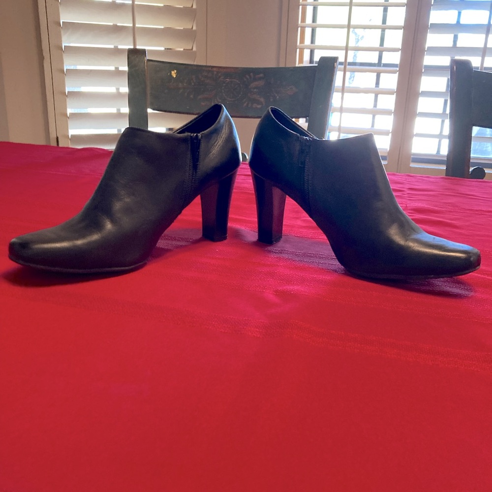 Y2K Vintage Hilliard & Hanson Black Leather Zip Chunky Heel Ankle Booties Sz 8